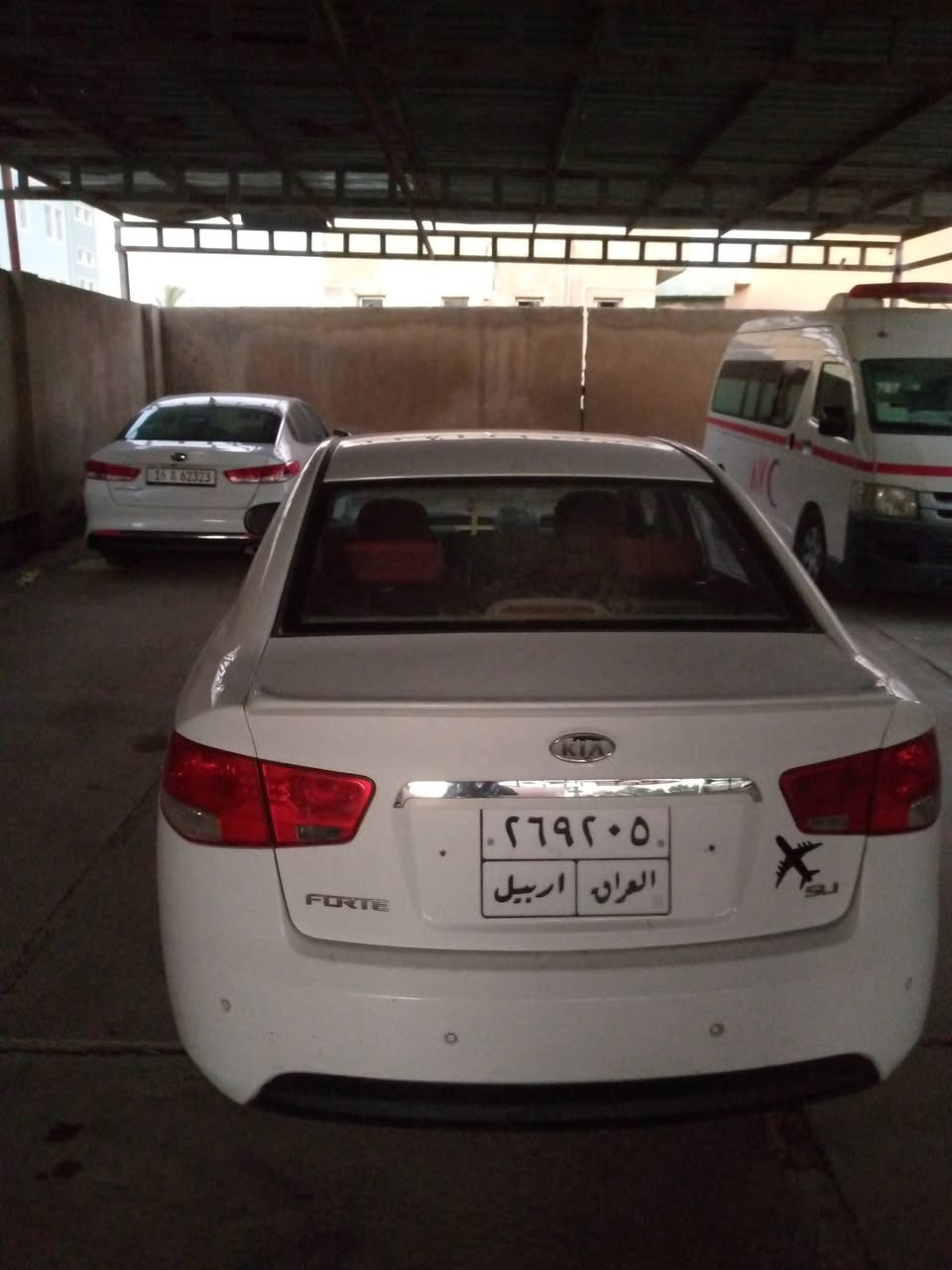 السلام عليكم سياره سيراتو موديل 10 أربيل وكاله باسمي بيها سونار السياره نضيفه بيها دحجات قليل بدون دواخل تبريد شغال درجه اولى محرك اوكير مكفولة اروس سياره حتى لو مضروبة مجفيه أو نقد لكون محتاج افلوس السعر 80ورقة بنقد اوامروس بسيارة غير مكفولة ***********
