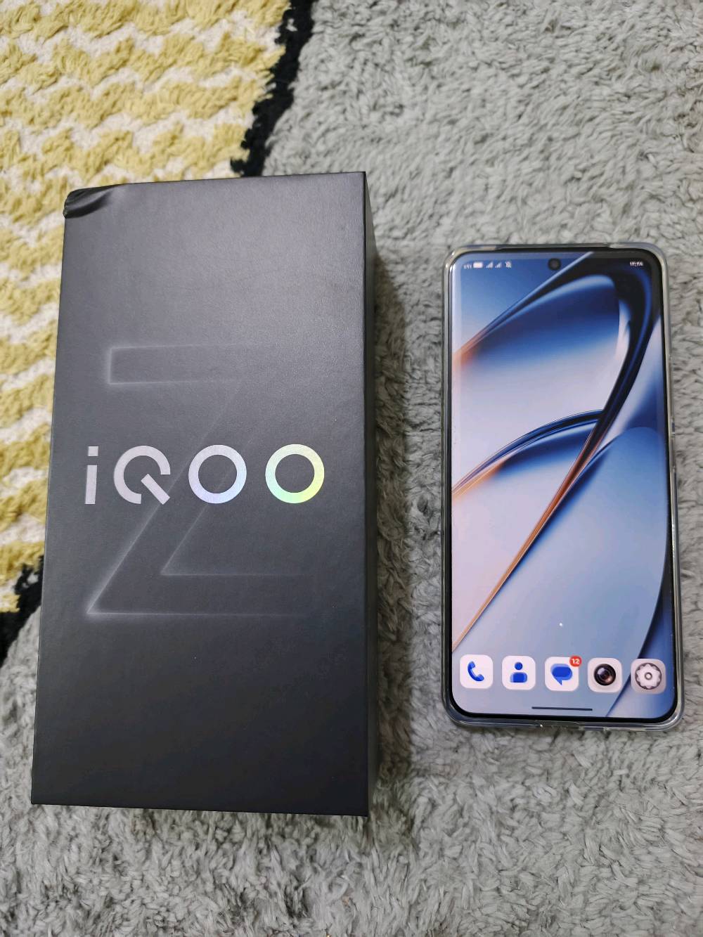 موبايل ڤيفو iQOO Z10 5G
جهاز اخو جديد وغراضة كاملة
ذاكرة الجهاز  ٢٥٦ رام ١٢+١٢ 
بطارية ٧٣٠٠ شاحنة ٩٠ واط
سعر ٣٢٥ بي مجال مكاني النجف