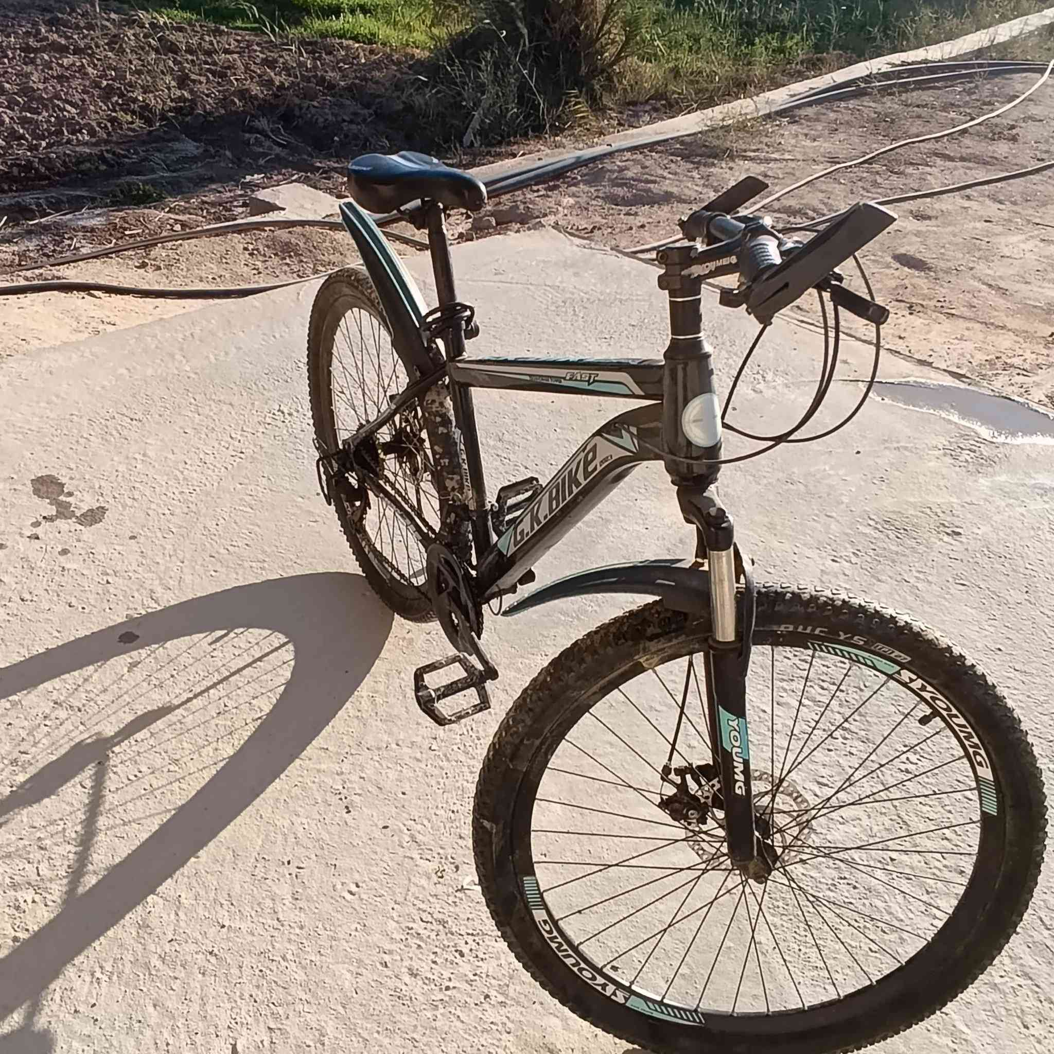 سلام عليكم  شباب دراجه هوايه
للبيع سعر 85 وبي مجال بصيط للشراي يتصل على رقم *********** ول خاص مفتوخ
