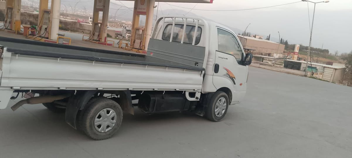 سەرەتا بەناوی خوای گەورە کیای بار بۆفرۆشتن هەندربرێکی بەستراوە تبریدی ئیش دەکات زۆرپاکەو جوانە سعری 53 مجال (***********)(*********** )ئەودووژەمارەخاوەنی سەیارەکەیە شربازهير, السليمانية
