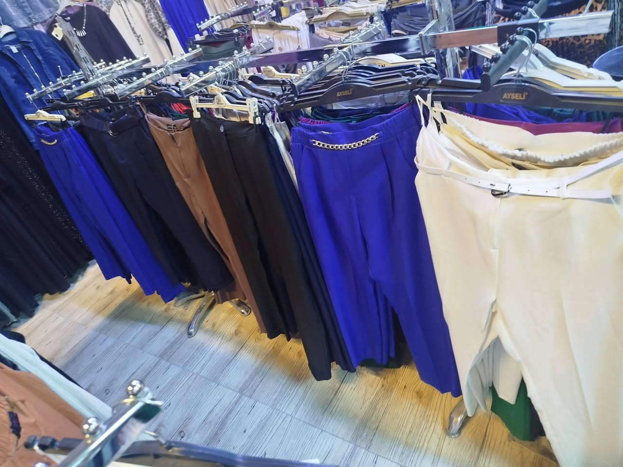 مجمع الجوكر 
يعلن مجمع الجوكر عن تخفضيات على جميع  البضاعه الصيفيه والشتائيه  المتوفره داخل المجمع. بمناسبة شهر رمضان المبارك 
👇👇👇
البنطرون القماش +الكيلوت  القطعه  ب10
البنطرون الجينز +الكيلوت القطعه  ب12
اي قميص داخل المجمع القطعه ب10 
كل الستر صارت القطعه ب10
السوتات من ال15. لل 20 
القاط ماركة كوين ب40 
الفساتين من ال10 لل 20 
سوتات البناتي ب15 قطعتين ب25 
شامبو والمكيف والسيروم A الا صلي القطعه ب5
صابونة العنبر الاصليه ب2
الجنط ام ال5 صار 3قطع ب10 

العنوان المحاويل حي ١٧ اول نزله الحي ١٧من جهة شارع علي ابن الحسين ع. خلف مجمع الكفيل قرب روضة ساندي بيل


**إذا كنت صاحب هذا الإعلان وتريد حذفه لأي سبب، رجاءا أرسل رسالة إلى الدعم الفني**