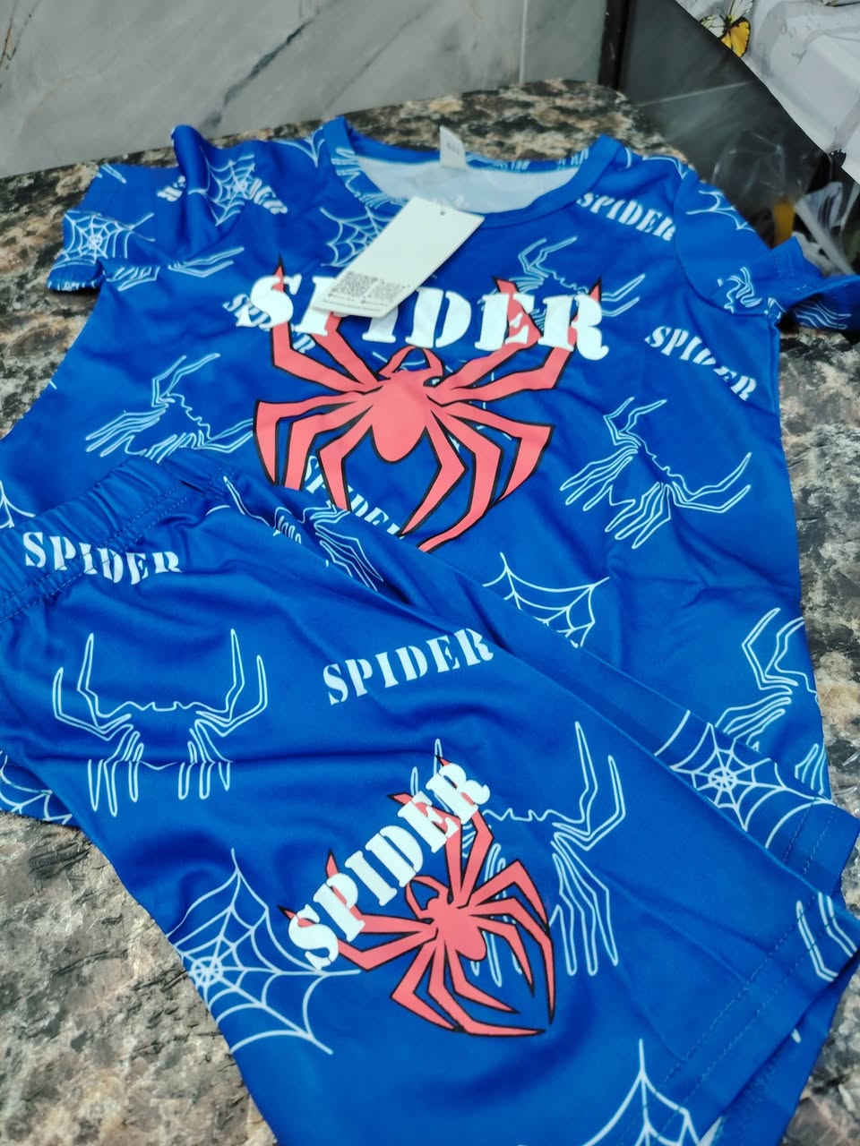 تراكات اطفال من عمر سنه لحد عمر 10 سنوات. سعر تراك 6000 توصيل اكو لحجز علئ هذا رقم *********** شي ان
