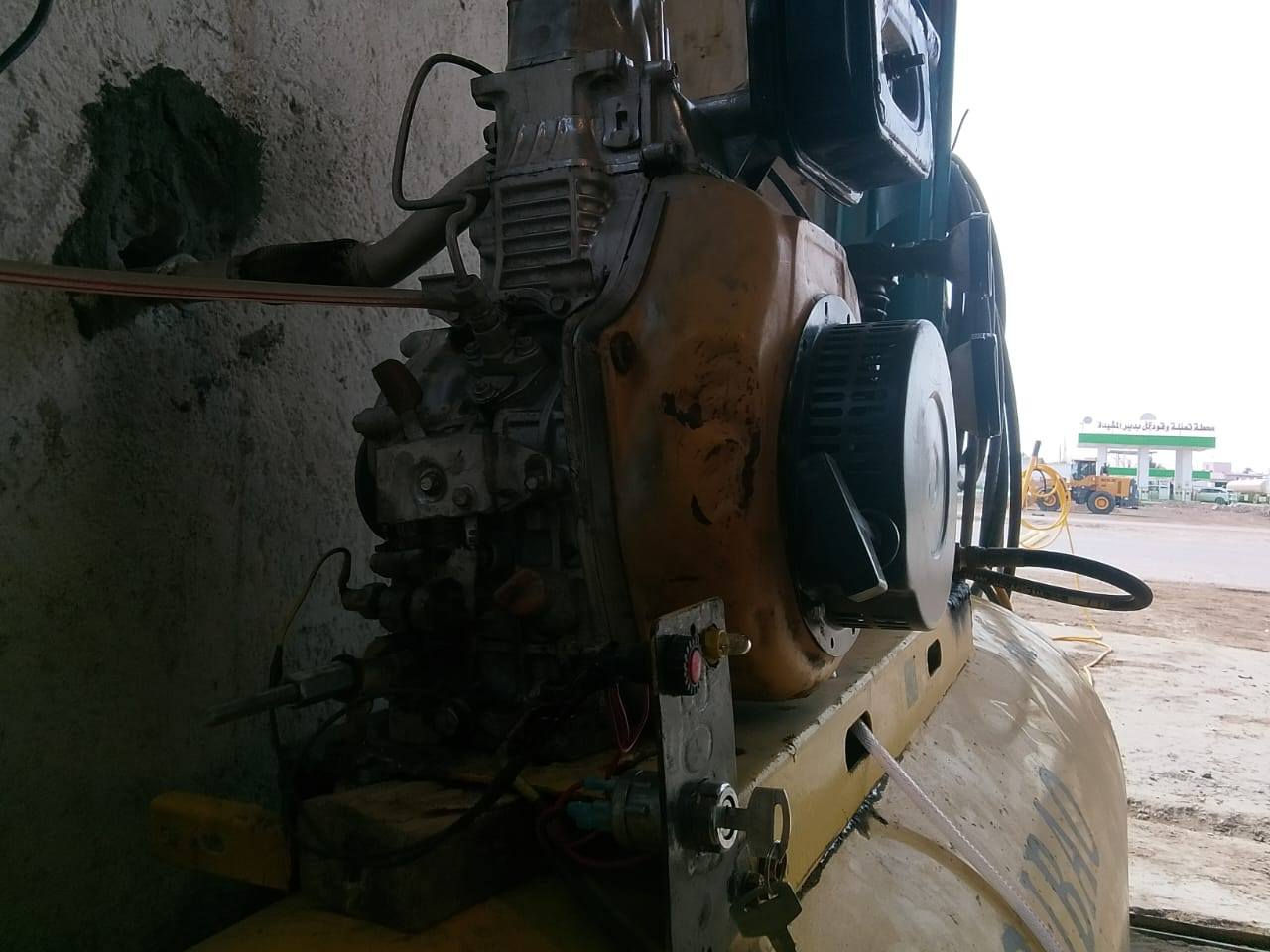 كمبريسر محرك كاز ٥٠٠ لتر سعر والتفاصيل الباقي تصال برقم *********** ديوانية ال بدير شارع العام مقبوله البانزين خانه
