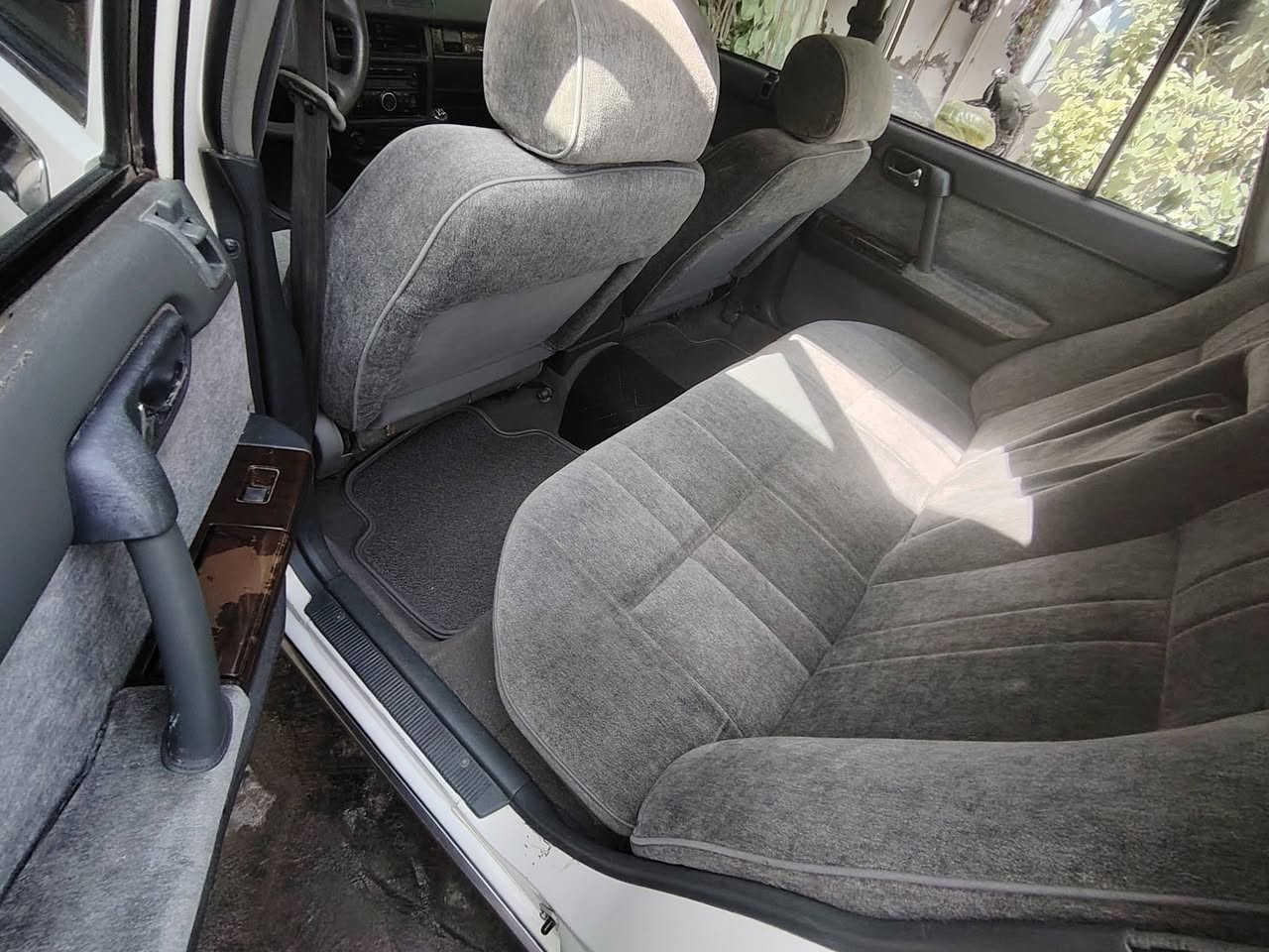 السلام عليكم نسان سدرك سياره جديده وبسمي سنويه جديده ٣١ سياره كله على وضع شركه  موديل ٢٠٠١  سعر ٦٨ مكان سياره بغداد ما متواجد على فيس هاتف ***********
