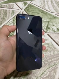 ايفون 8 بلص مبدل شاشه و بطارية ونسبة 100  يشغل 60 فريم صافيات  كلشي شغ...