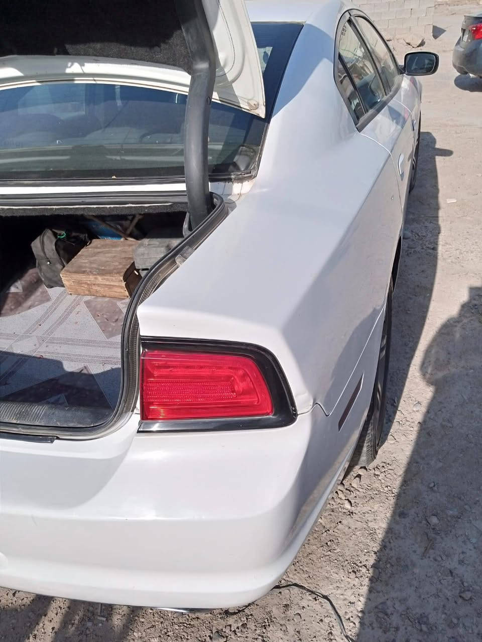 بدون تبديل لون ابيض بيه بارد ١٣ أربيل وربع الباب الخلفي صبغ   مكانه بغداد/الزعفرانيه للاستفسار  *********** بغداد, العراق
