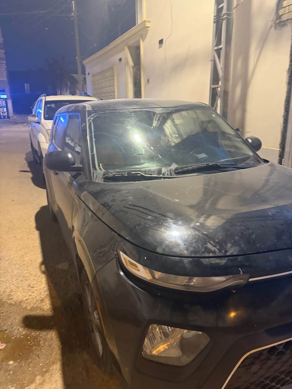 السلام عليكم 
كيا صول LX موديل 2021 وارد گير عادي 
محرك 2000 دوش
السيارة كفالة من كلشي غير حادثها الموجود بالصور بامريكا گير مكينة حدادية تبريد تخم تايرات السيارة خير من رب العالمين 
اصولية تحويل ثاني يوم 
السعر 95 وللمرواس حسب القناعة 
مكاني البصرة الجنينة شارع البهو 
*********** دهل اوران, واسط
