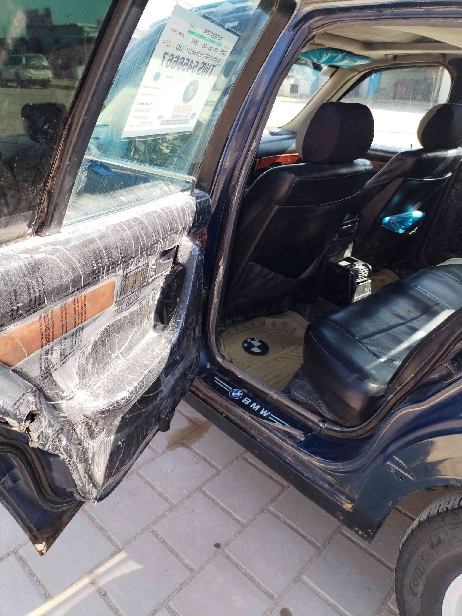 سلام عليكم BMW 525 1990كيرومكينة خير من الله صدرالمامي جديد الخلفي نص عمر تايرات قبل يومين شاد تخم سنوية 28 تحويل السيارة جاهزة من كلشي السعر 45 وبيهة مجال مبايل *********** مكاني الحفريةواسط
