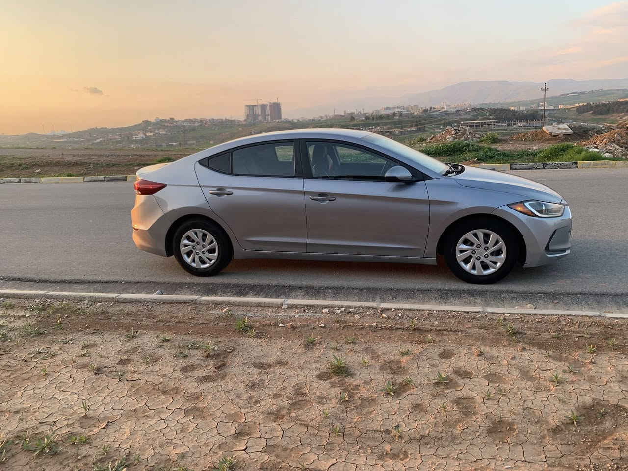 هيونداي النترا
كندي 2017 🇨🇦
محرك 20 DOHC ⚙️
محرك وكير وتبريد شرط 
مقاعد جلد تدفئة (هيتر) ♨️ 
ثلاث وضعيات قيادة (عادي - ايكو - سبورت)
مانع انزلاق 🛞
ضرر قطعتين خلفي صبغ فقط
امامي كبس 
سنوية ورقم وفحص جديد
السعر 118 ومجال
واتساب ***********
