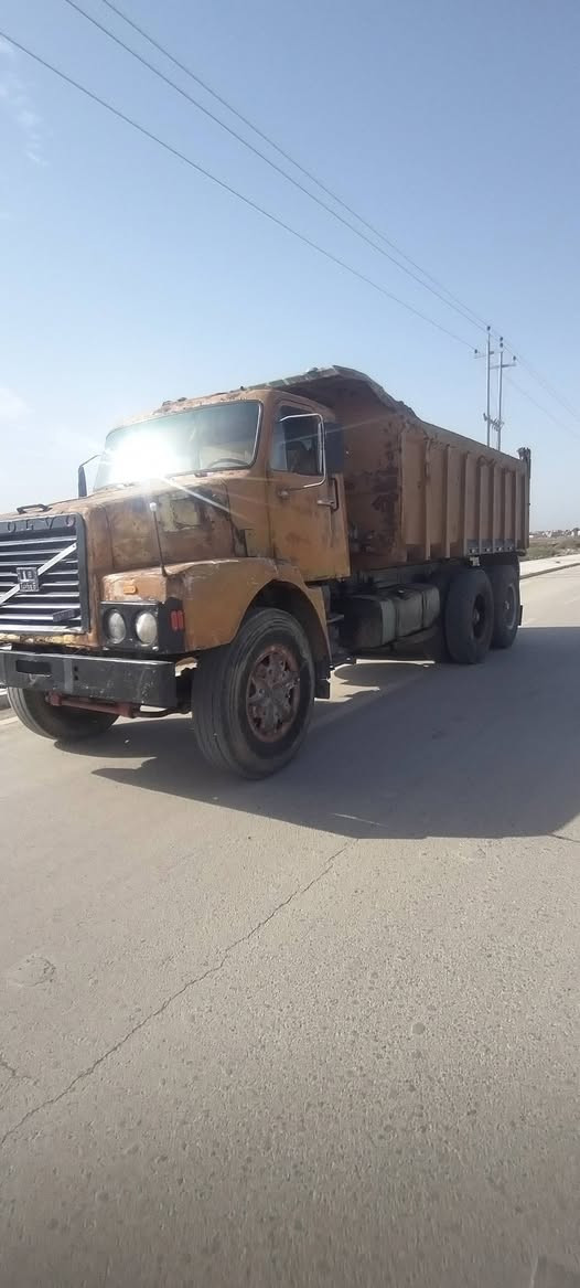 سلام عليكم  سياره فالفو للبيع سياره خير من الله جاهزه للعمل تخم تاير محركها خير من الله  لا بخار وله تنقيص شاصي مكفول  رقم نكليزي بسمي سعر20وبيه مجال للشراي ويدلل تصال ***********
