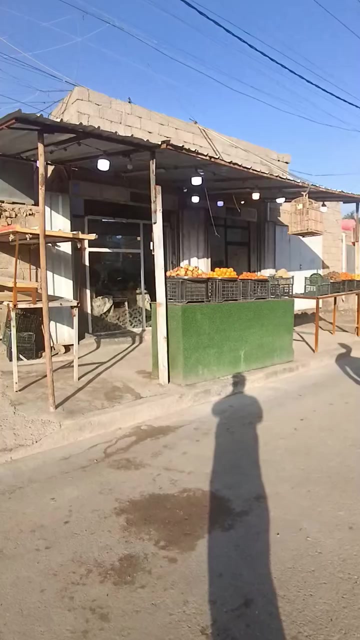 بيت 300 متر للبيع سبع قصور شارع أبو علي مقابيل أسواق السواعد يحتوي على محلات و استقبال و صالة و مصبخ و ٣ غرف و ٢ حمام تواليت للإستفسار الاتصال على الرقم *********** او مراسلة الصفحة
