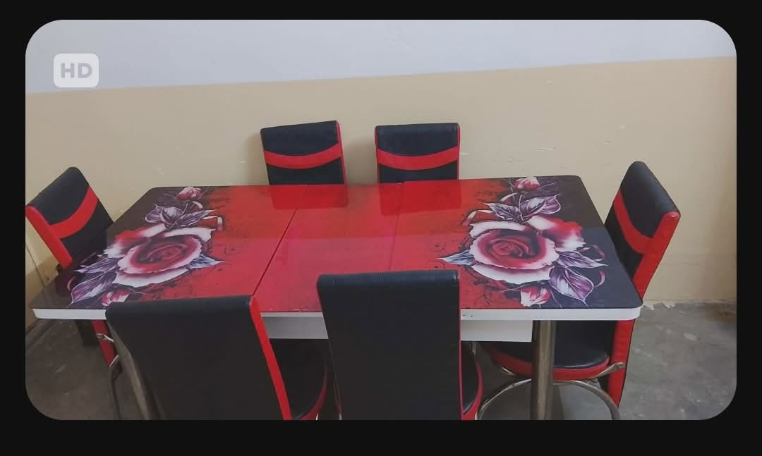 للبيع ميز طعام نظافه اخو الجديد  بسعر 80 بي مجال //***********
