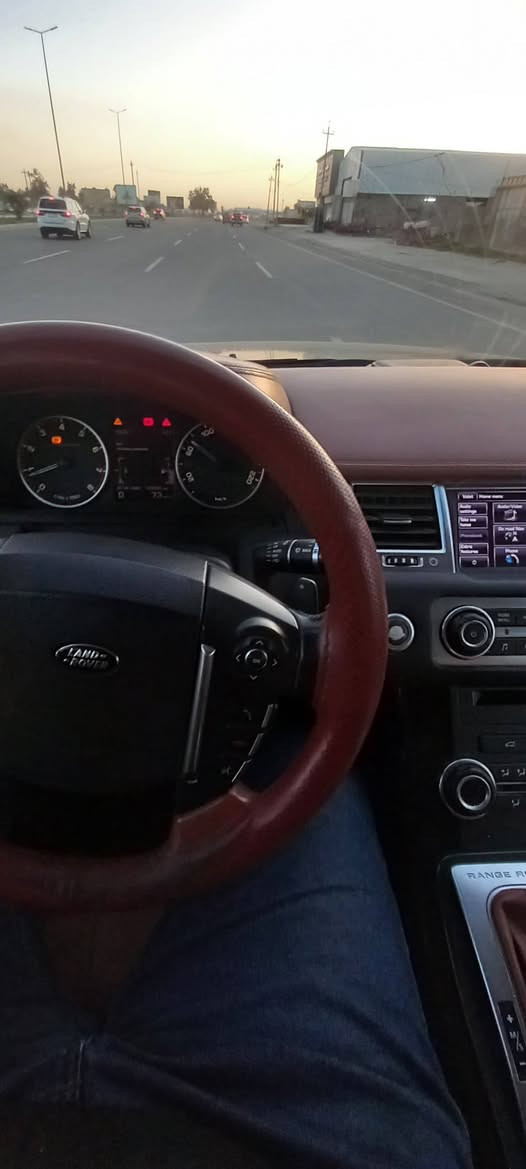 رانج للبيع جديده موديل ٢٠١٣ رقم بغداد دولي السعر ١٣٠ وبيها مجال مراوس يرهم حسب القناعة ***********
***********
