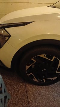 عندي كيا سبورتج خليجي للبيع موديل 25ابيض ماشيه 23 بدون صبغ ولابارد  كا...