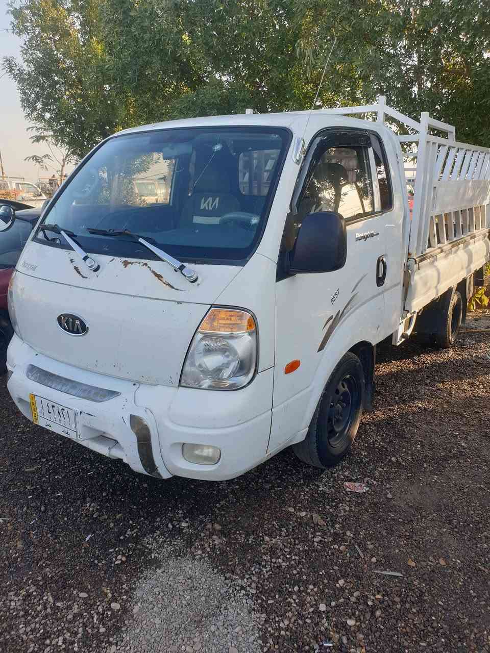 السلام عليكم 
كيا عموشه موديل 2007 رقم بغداد السنويه لل28 رقم شاصي كير محرك شاصي درجه اوله محرك سبلاين 3500 . 7نمر السعر 96 بيها مجال مكاني بغداد 
الرقم ***********
