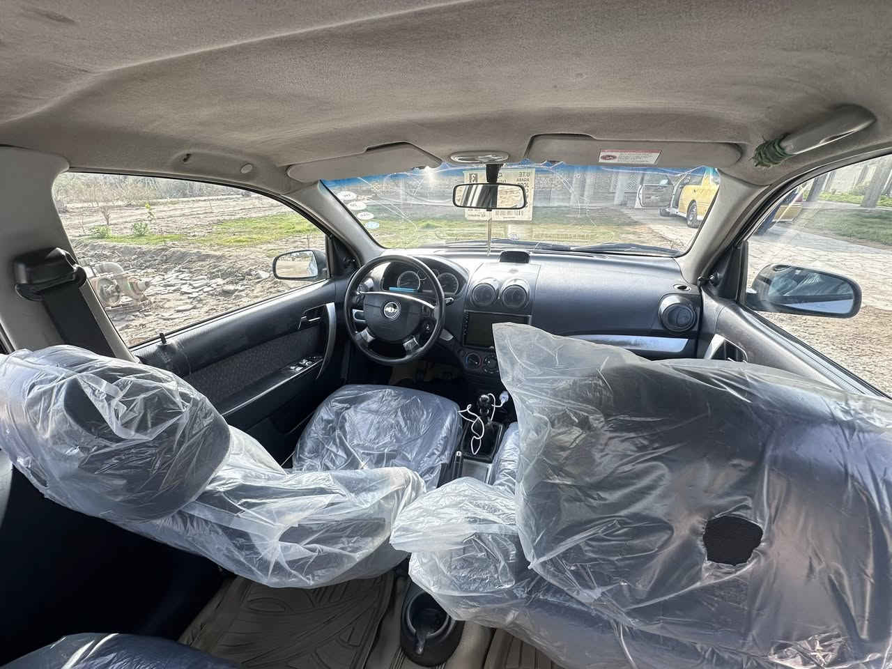 سلام عليكم افيو للبيع مديل 2015
تخم تاير جديد تبريد شغال 
محرك مفتوح  كير عادي 
رقم اربيل تريد وكاله تريد تحويل بأسم شركه 
السعر 67
مكان السياره الديوانية

***********
