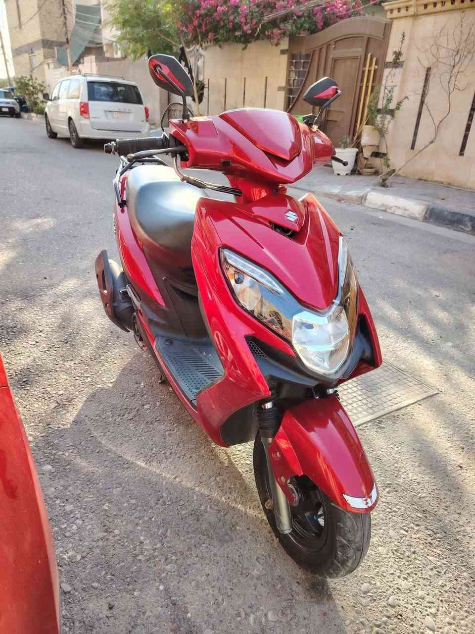 سلام عليكم دراجه سوزوكي 125cc حديث  موصفات عالميه بيه مدفأ كشن + يدات  كهربائيه كله شغاله 
دراجه نضيفه مكينه مامجفته بس مفتوحه شرط لا تبخير ولا تكطيع سعره ب750 وبس مجال  تره سعره مو هذا بس لان مستعجل مكاني كربلاء حي الأطباء رقم ***********
