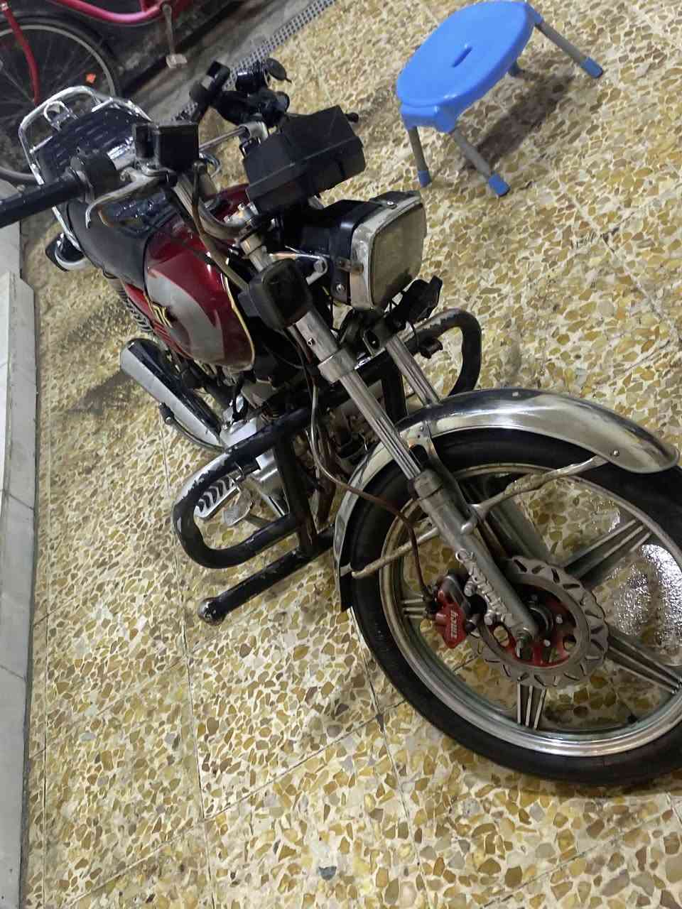 السلام عليكم أيراني  سيفان 5 كير موديل 2023  للبيع مكان غزاليه الدراجه لا نضوح ولا تبخير كفاله عامه  السعر ب 470 وبيها مجال قليل 
***********
