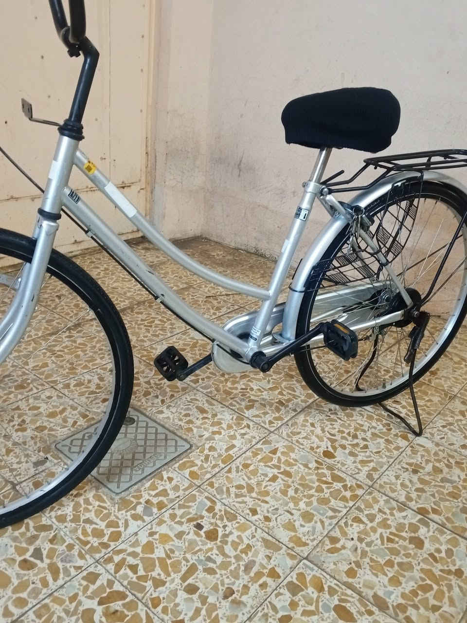 السلام عليكم
بايسكل عبد الحليم 
حجم:26
موديل:2019
نضافه:85٪
السعر:90 وبي مجال شي قليل 
التواصل على الرقم 
الرقم:***********
الرقم بي واتساب اذا مو شراي لا تراسل 
للبيع فقط مااراوس
