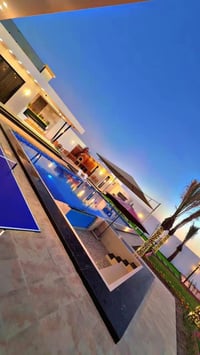 🔥 الصيف جاي... والفرصة الذهبيّة وصلت! ☀️🏡 تريد استثمار مربح؟ أو مكان ه...