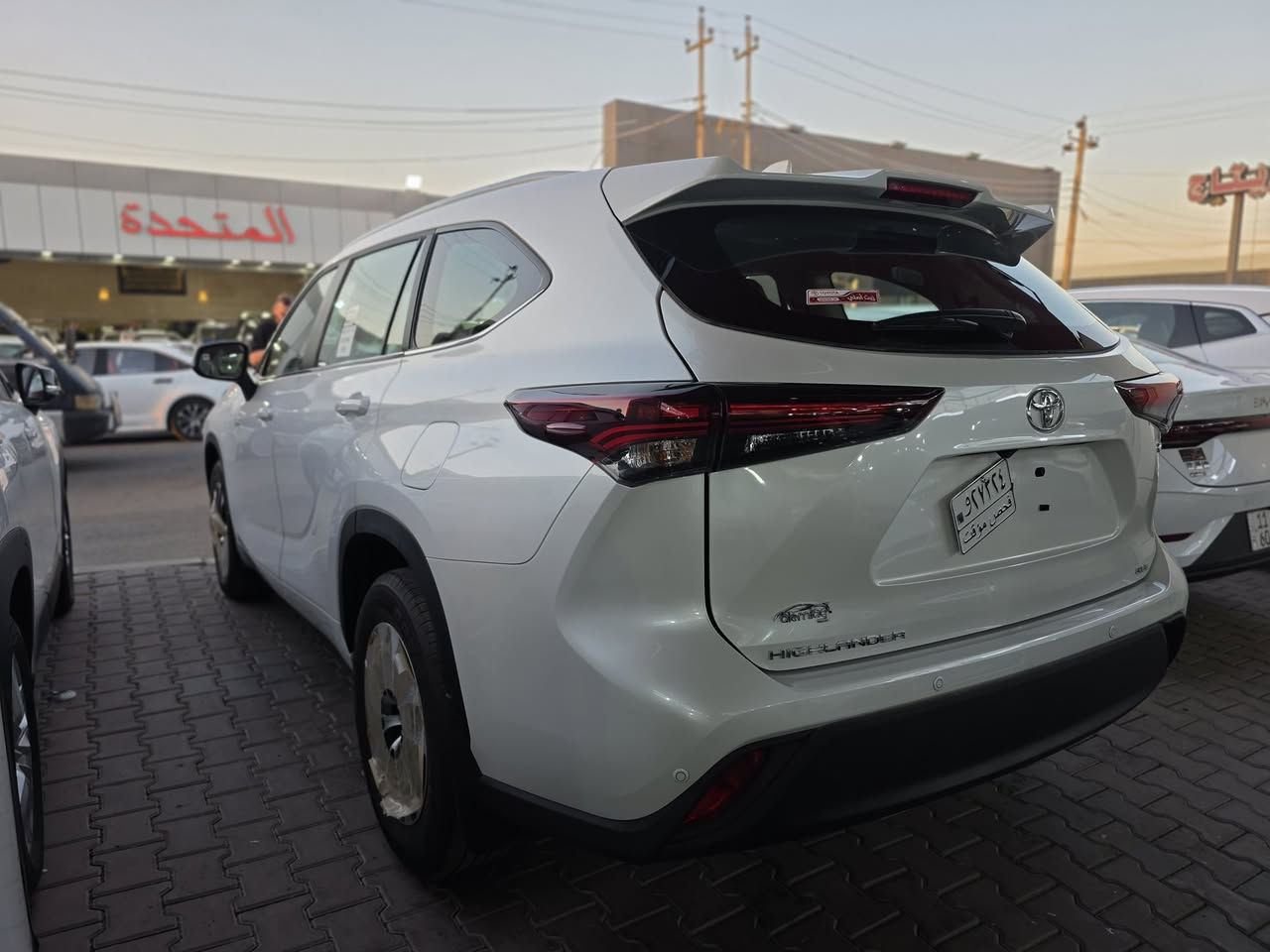 ✨🚘 وصول جديد 2026 🚘✨

🔥 تويوتا هايلاندر GLE هايبرد 2026
🇸🇦 وارد عبد اللطيف جميل – سعودي

سيارة عائلية متكاملة تجمع بين الفخامة، الراحة، والقوة مع أحدث تقنيات تويوتا.

🔹 المواصفات:
✔️ محرك 2500 CC هايبرد اقتصادي
✔️ نظام دفع رباعي AWD
✔️ فتحة سقف سلايد
✔️ باب خلفي كهربائي (صندوق)
✔️ رادار أمامي
✔️ مانع تصادم
✔️ نظام الحفاظ على المسار
✔️ جنوط رياضية 18 إنش
✔️ مقعد السائق كهربائي
✔️ شاحن موبايل لاسلكي
✔️ بردات خلفية في الأبواب
✔️ مرايا كهربائية
✔️ عدادات ديجيتال
✔️ حساسات امامية وخلفية
✔️ شاشة وسطية مع كاميرا خلفية
✔️ داخل صاج ملكي 2026 جديد ✅
✔️ وباقي المواصفات المعروفة من تويوتا.

💰 السعر: الرد تلقائي 📮
يرجى التعليق برقم (1)

📍 العنوان:
بغداد – معارض البياع / الشارع الرئيسي

📞 للتواصل:
*********** 📲
*********** 📲
*********** 📲
*********** 📲
*********** 📲

#تويوتا #هايلاندر #Highlander #هايبرد #سيارات_بغداد #معارض_البياع #تويوتا_العراق

