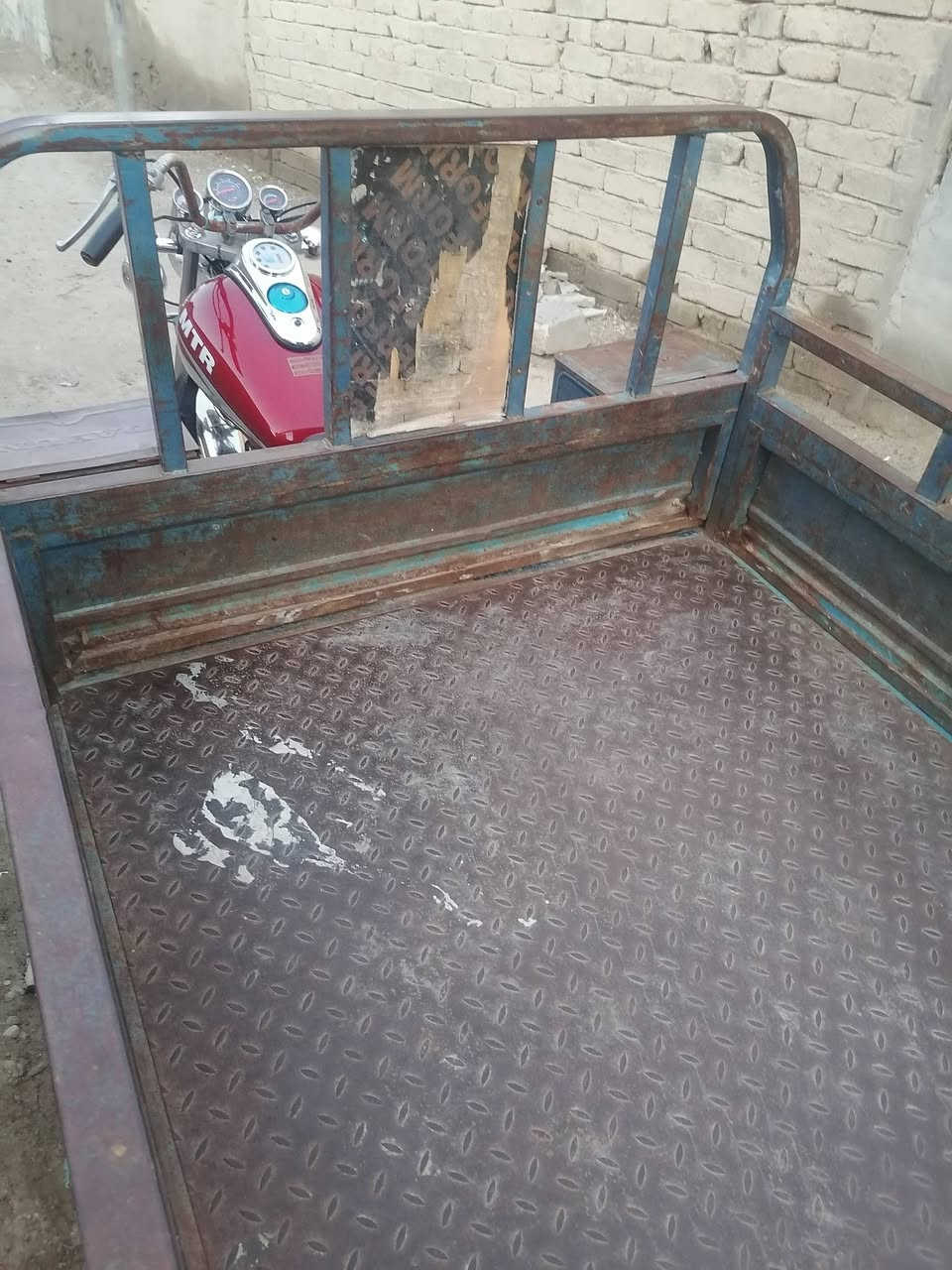 سلام عليكم ستوته للبيع موديل 2006 المكينه 19  رقم اسود جاهزة مابيها اي نقص السعر 750 مكاني القاسم شراي ينتصل ***********
