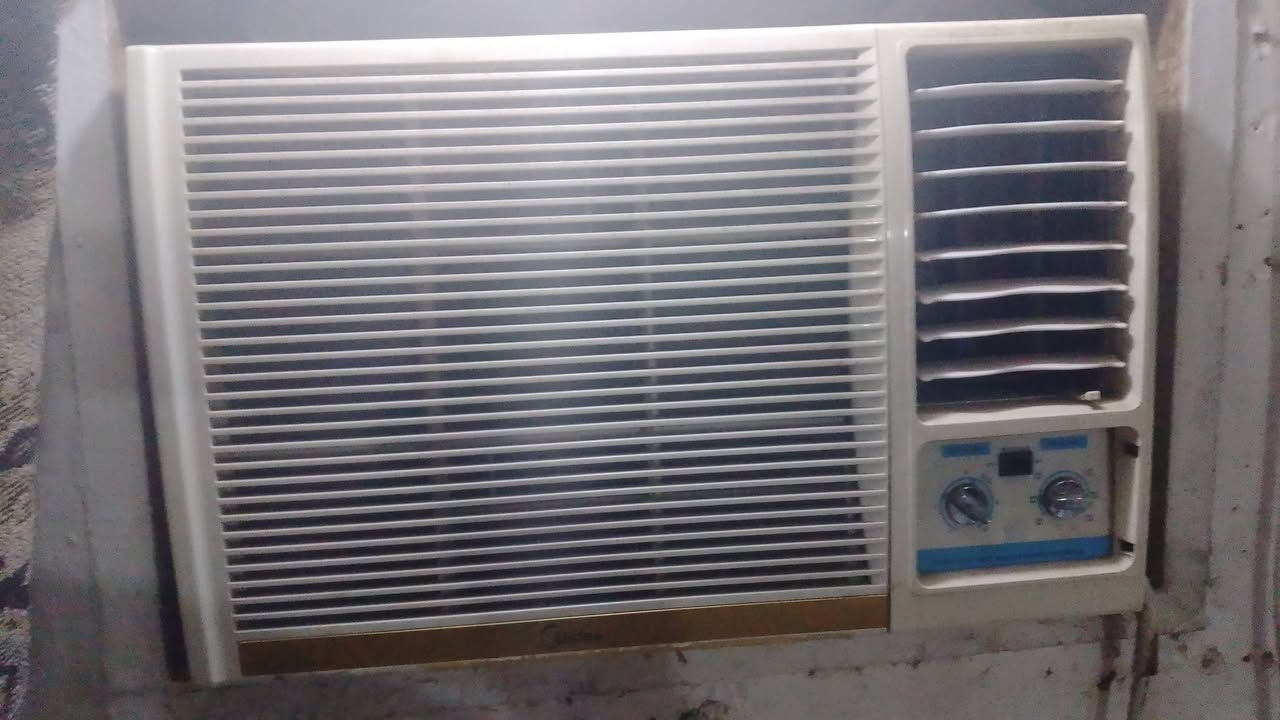 مكيف ميديا مامستعمل هواي نص موسم مامفتوح برغي بي مكان بغداد
***********
