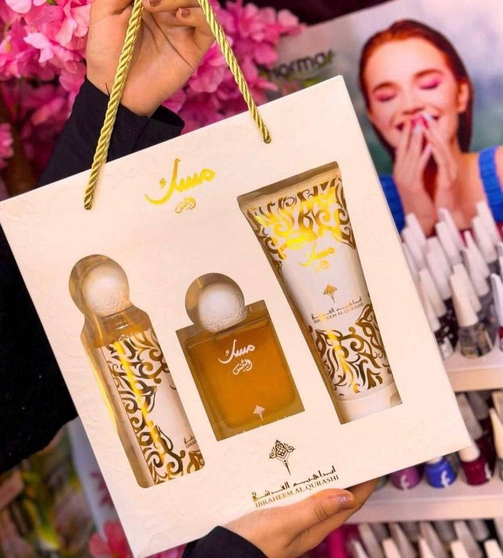 مجموعة عطر "مسك ثلاثي 
من إبراهيم القرشي. 
تتضمن المجموعة عطرًا سائلًا، وعطرًا صلبًا، وكريمًا للجسم. 

الاستخدام: يمكن استخدامه للجنسين.

السعر 12الف
توصيل لجميع المحافظات 6


**إذا كنت صاحب هذا الإعلان وتريد حذفه لأي سبب، رجاءا أرسل رسالة إلى الدعم الفني**