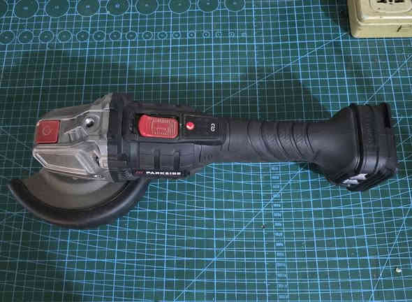 توفرت دريلات همر كسار مع كوسره برشلس نضيف جدا الادي مامفتوح
الاسعار دريل همر  ٣٥ الف الكوسره ٢٥ الف للاستفسار وات ساب ***********
