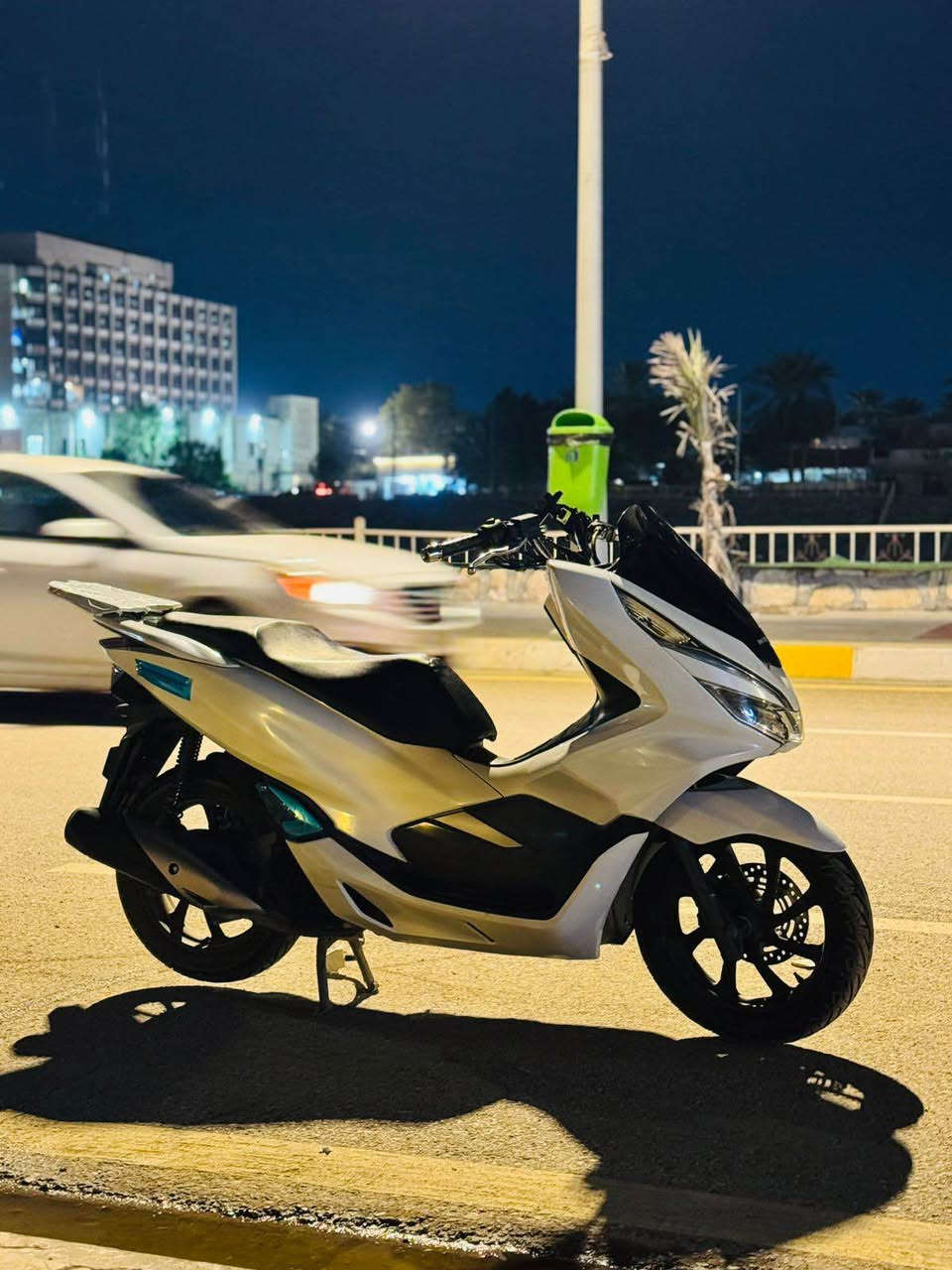 سلام عليكم pcx جيل الثالث 125
دراجة نضيفة مكفولة مكينة كفرات ضفيرة 
صارلها شهر من نزلتها رمبه 
النضافة بالصور 
مكاني ديالى بعقوبة 
سعر ٢٤$ وبيها مجال 
الراغب بشراء 📞📞 ***********
رجاءً المو شراي لا يتصل ولا يعامل 🙏🏻🙏🏻 بعقوبة, ديالى
