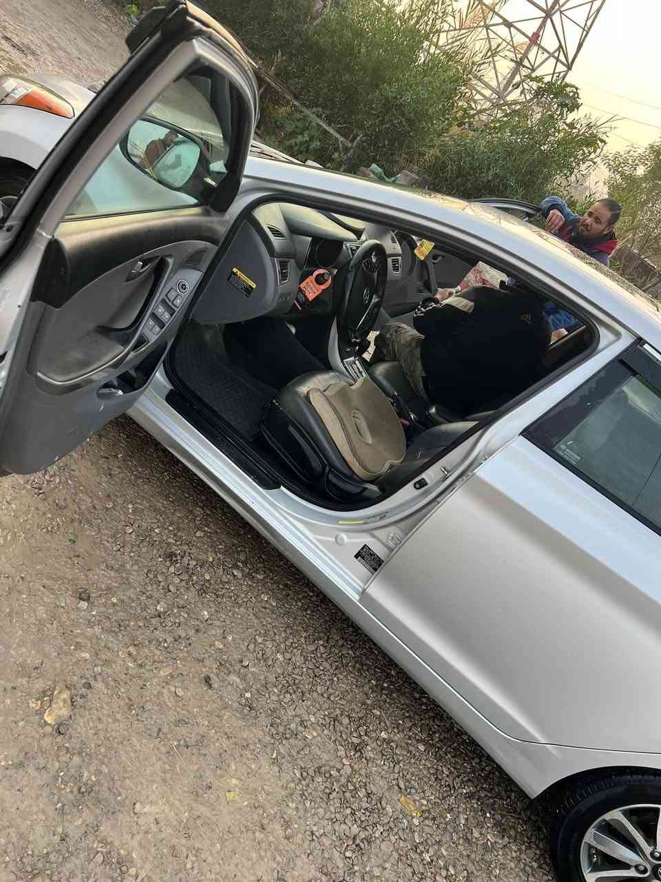 الانترة ٢٠١٢ فول مواصفات لمتد على فئة فول عده البصمة ماشية ١٢٨ الف 
بيهه صبغ قطعه وحدة 

***********
