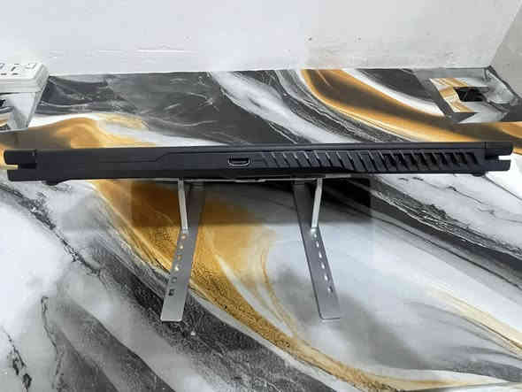 للبيع – Laptop MSI Thin GF63 12UDX بحالة ممتازة
جهاز MSI Thin GF63 12UDX مستعمل نظيف جداً ومواصفاته قوية، مناسب للألعاب والبرامج الثقيلة والعمل والدراسة.
المواصفات:
الموديل: MSI Thin GF63 12UDX
كارت الشاشة: NVIDIA GeForce RTX 3050 6GB Laptop GPU
المعالج: Intel Core i7-12650H – الجيل الثاني عشر
الرام: 16GB
هارد 512GB + 1T SSD
نظام التشغيل: Windows 11 Pro
مدخل LAN
عدد 3 منافذusb
السعر 850 الف قفل

للتواصل : ***********
