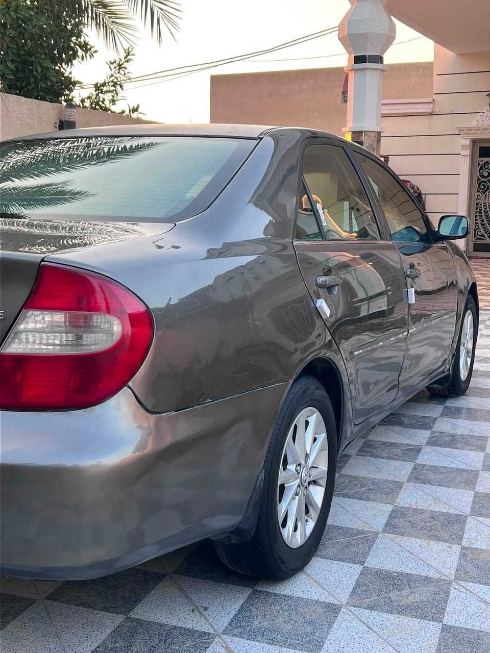 السلام عليكم جميعاً تويوتا كامري وارد أمركي موديل 2004 رقم أربيل دولي بسمي محرك 6سلندر فول مواصفات كراند فتحة سقف كشنات جلد كشنات كهرباء قطعتين تبريد 🥶برده خلفيه تبريد لمس شاشه السياره فول مواصفات تخم تاير جديد صدر امامي وخلفي جديد كير ومحرك مكفولات بيهة صبغ مكانات مال جراد بدون دواخل السياره جاهزة مال جناي العنوان صلاح الدين بلد/الضلوعية الاتصال ***********
