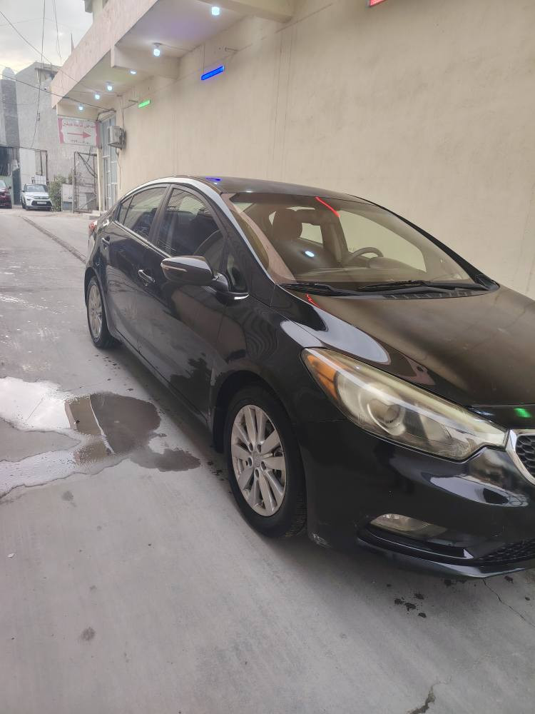 السلام عليكم
كيا فورتي ٢٠١٤ وارد امريكي محرك ٢٠٠٠ دوش ماشية ١٢٥
رقم بغداد مشروع وطني هزة وسنوية وارقام جديدة 
حادثها جاملغ خلفي فقط وهلال الجاملغ الثاني بدون ايرباك بدون دواخل بدون تبديل بيها شخوط بسيطة فقط تكحيل
بيها جراد قمارة وبنيد السيارة كير محرك حدادية تايرات تبريد كهربائيات كفالة وجاهزة للاخير بدون اي نقص
السعر ١٠٣
رقم الهاتف ***********
مكانها الكريعات بغداد, العراق
