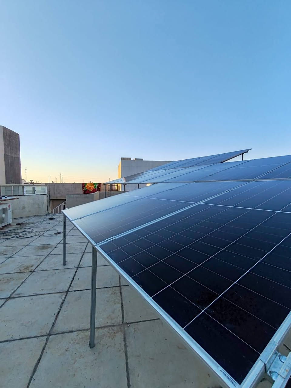 تم تنصيب منظومة طاقة شمسية بقدرة 35 امبير 
للاخ الدكتور عمر النجار في قضاء العلم
تاريخ التنصيب ٣٠ كانون الاول ٢٠٢٥
جهة التنفيذ شركة زحل للطاقة الشمسية 
للحجز والاستفسار اتصل بالرقم التالي 
***********
