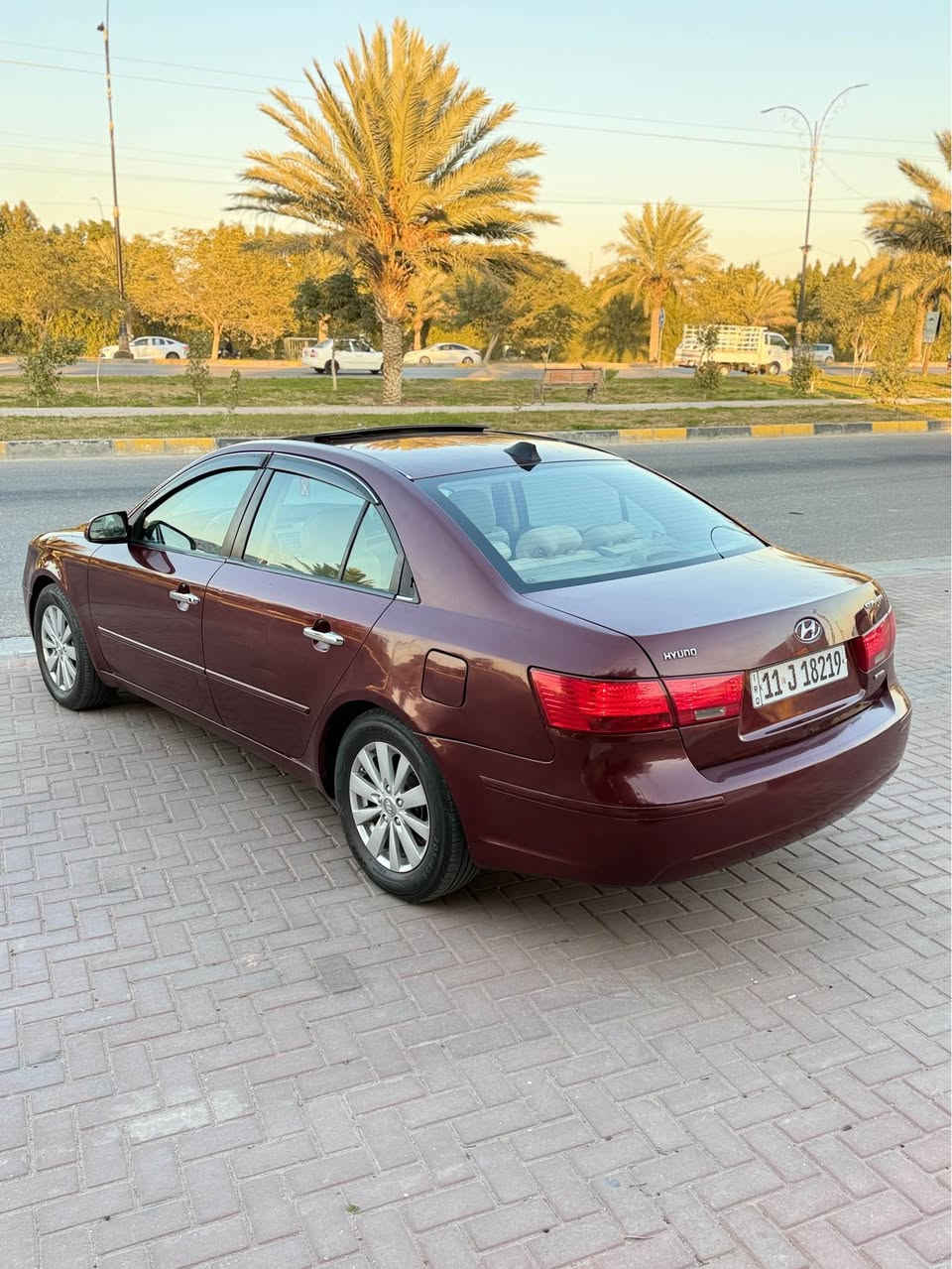 سلام عليكم هونداي سوناتا 2009 لمتد فول وارد امريكي رقم بغداد الدولي سنويا مجدد تحويل مباشر حادث جاملغ وباب بدون دواخل وبيه ٣قطع صبغ وسونار مرفق مع الصوره سيارة جاهزة فول مواصفات فتحه سلايت تحكم ستيرن كشن كهربائي داخل بيجي مكينة 2400 دوش كير5 نمر مكفولات حداديه جديده تخم تاير جديد تدفئ تبريد كله شغال مكان سياره كربلاء 
 سعر 113 مجال بسيط جدا 
***********
*********** كربلاء, العراق

