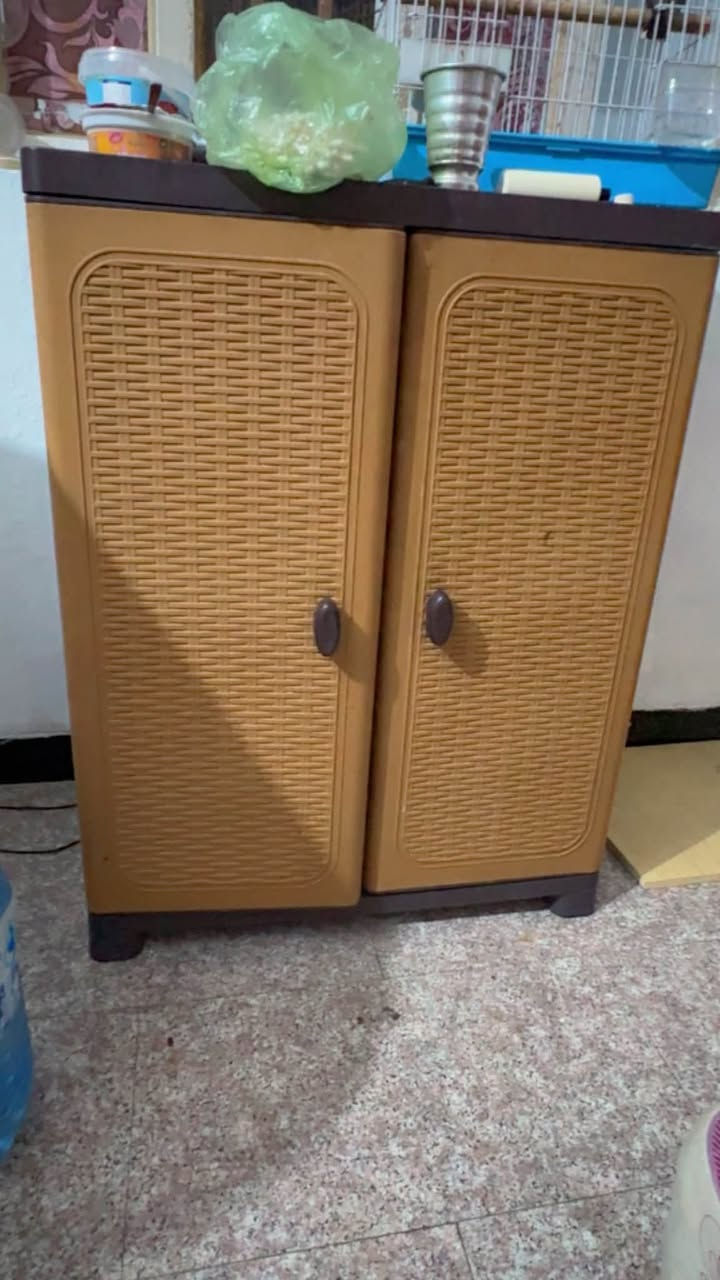 لمرايه ب ١٠
الكنتور صاج ب ٢٠٠

كومدي ب  جديد نضيف ٥٠

سندانات زرع ثنينهن ب ٣٥

لبلبل ب ١٠٠ اليف طينه تغريد فول

لقفص ب ٥٠ النركيله ب ٣٠هيه وجنطه   ولغرفه نقص بس كنتور مرايه موجوده وجربايه هم ريدها صاج من هذن قويات ريدها ب ١٠٠سعار قفل عنوان جوادين شعله وتساب ***********
