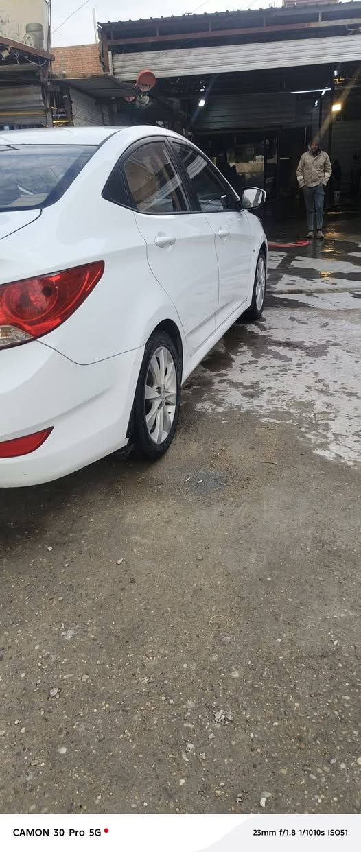 عليكم  اكسنت للبيع موديل 2012 بلو صبغ فقط ربع الهلال ودوسه فقط والباقي مكفوله ماشيه ميه وستين محرك برغي مامفتوح بي السعر 100 مكاني بغداد***********
