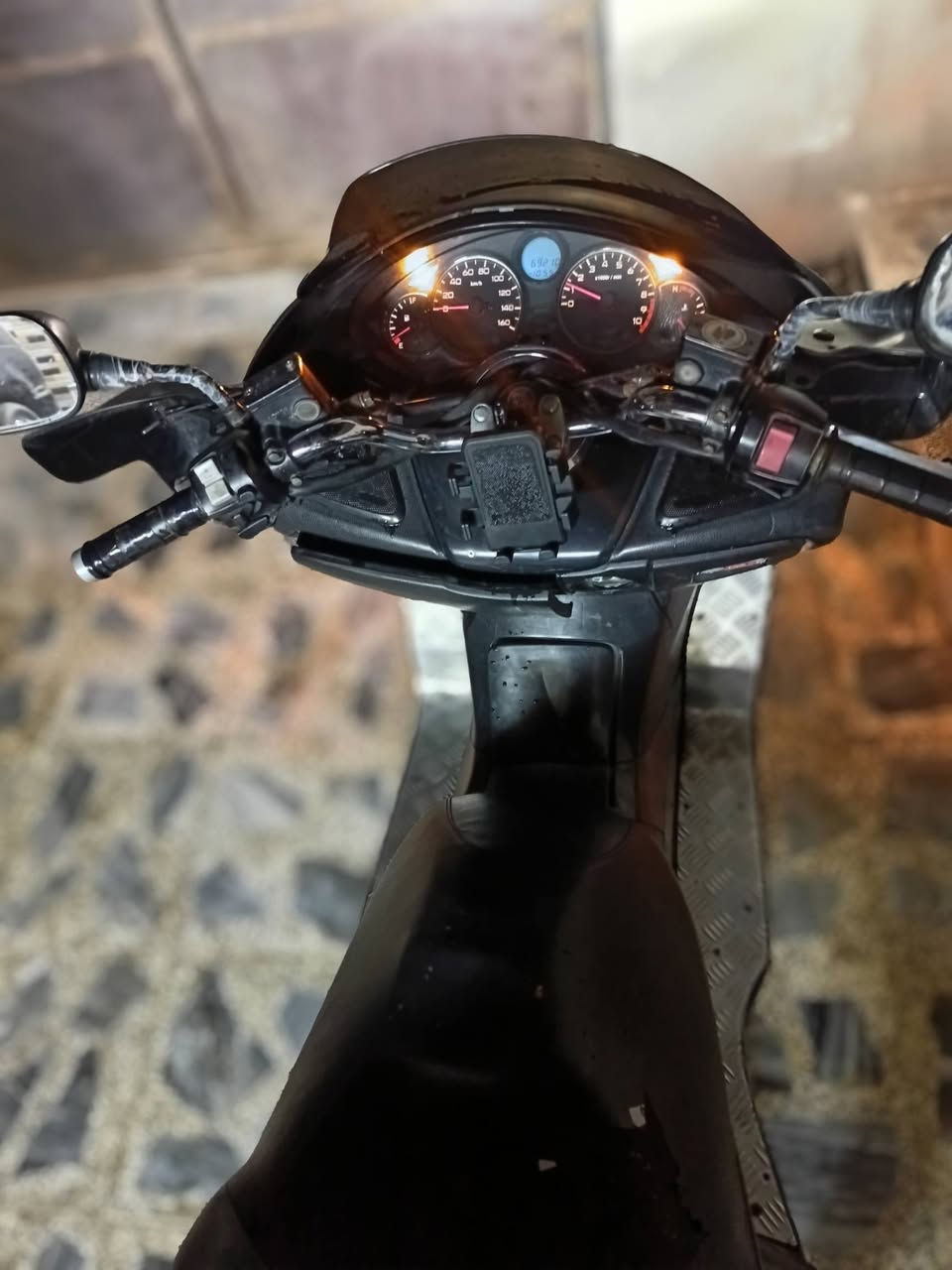 سلام عليكم
للبيع فورزه 08

دراجه نضيفه ونكره اي عيب مبيها 

عميه 

مكينه ناعمه كلش

فقط نقص جامرلغ امامي

سعر 800

مكان كركوك 

***********
