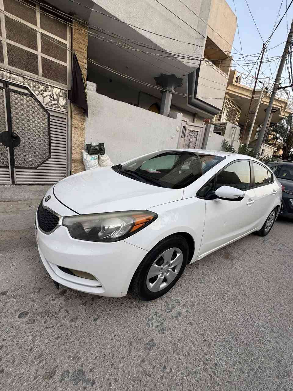 السلام عليكم 

للبيع Kia Forte موديل 2016
حادثة قطعة وحدة فقط (بنيد) بدون دواخل، سيارة نظيفة جداً، حدادية جديدة وما بيها أي نقص.
رقم إنكليزي، سنوية لحد 2028.
الموقع: كربلاء.
للتواصل: ***********
