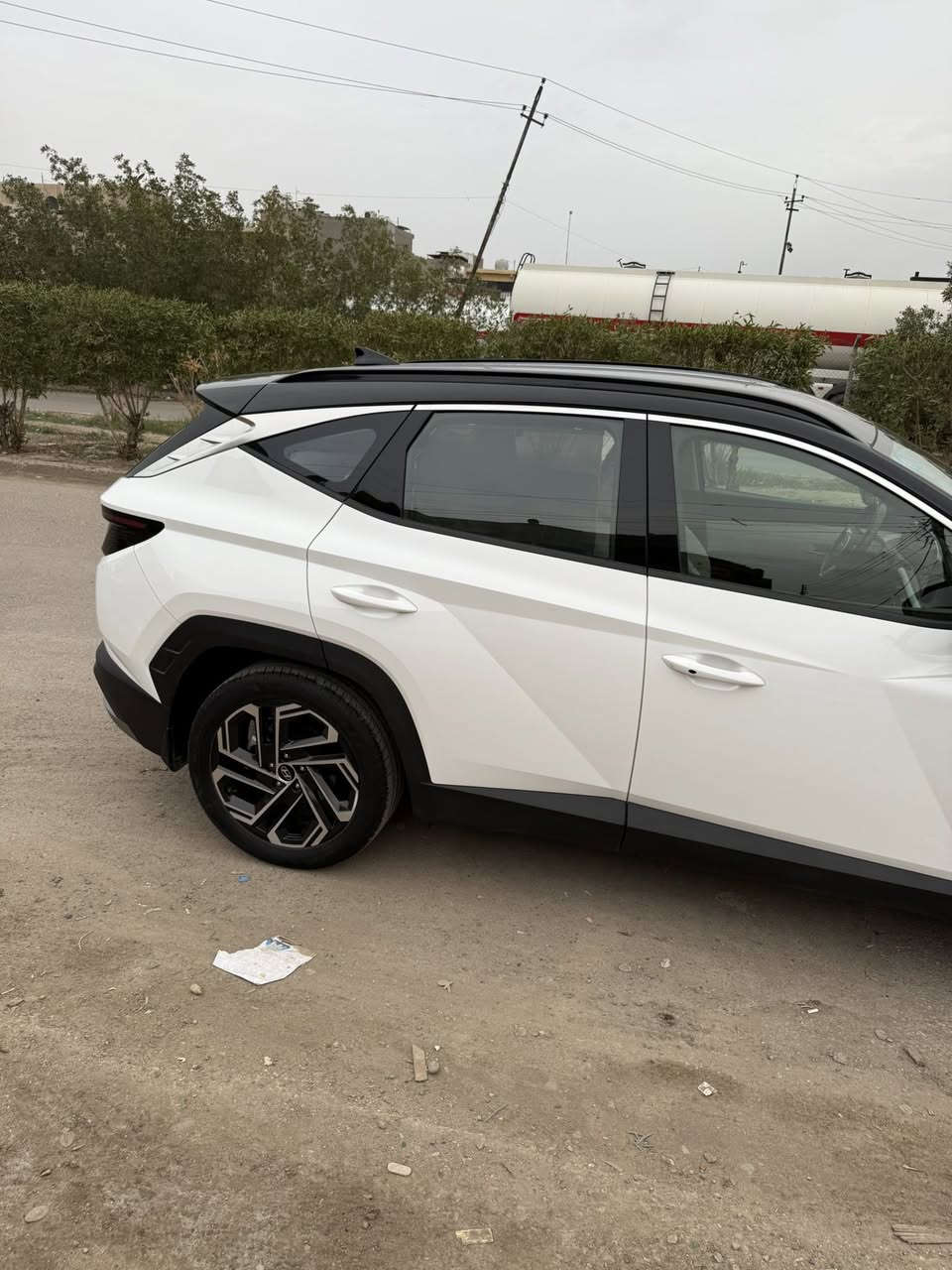 :

—

🚗 للبيع توسان موديل 2025
🎨 تو كلر
📍 الماشي: 30 ألف كم

✨ السيارة بدون صبغ
❄️ بيها بارد خفيف بالبنيد

🔥 فول مواصفات:
🪑 كراسي تبريد
⚡ كراسي كهرباء
📦 صندوق كهرباء
🛞 جنوط ويل 19

💰 السعر: 225
📝 الورق جاهز
🤝 بيها مجال للتفاوض المعقول

📍 المكان: بغداد – زيونة
📞 ***********
