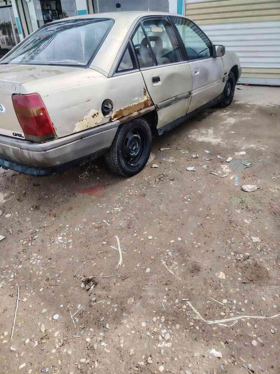 السلام عليكم ورحمه الله وبركاته للبيع  اوبل اوميكه المحرك بي تنقيص كير شرط صدري شرط سنويه خضراء السعر 15 وبيه مجال لاتصال *********** نشاط فول
