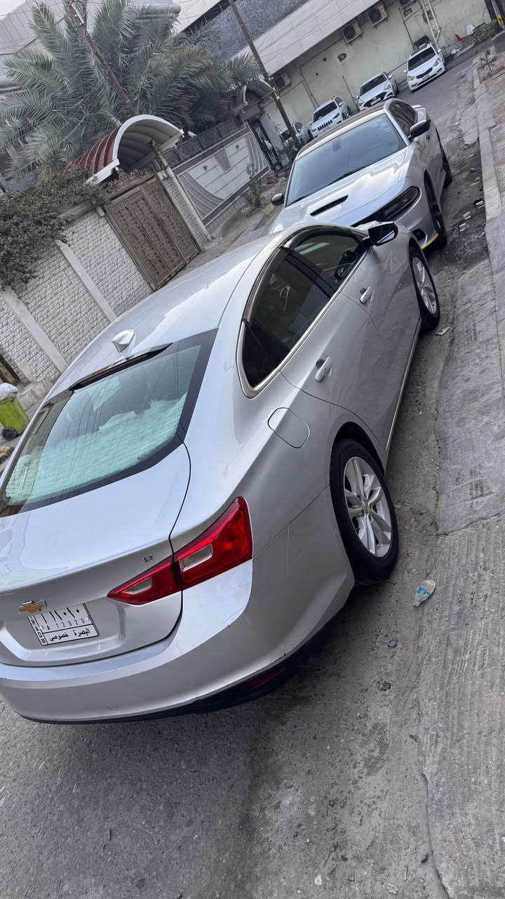 سلام عليكم

 ماليبو مديل 18 رقم بصرة ماشية140 الف كيلو متر مواصفات عادية مكينة وكير كفالة مامفتوحات 
بيها جاملغ وباب جهة العبري تبديل نفس اللون والجاملغ الخلفي بارد وجاملغ خلفي جهة السايق بي معجون وصبغ  والتكمة من داخل بيها طعجات ضالة علة حالها مامصلحينهاالسيارة بأسمي رقم بصرة سنويتها منتهية رايدها ب105 وبيها مجال 

*********** البصرة, العراق
