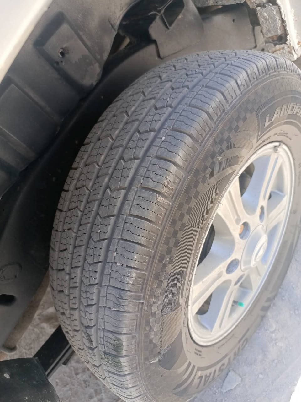 السلام عليكم كريت 13  سعر 55 بيه مجال سنويه لل29 مصفره جديد حداديه كير اكسل شاصي كهربائيات كفاله معمره خياسات فقط بدون ضربه تخم تاير باتري منضومه بانزين جديده منضومه بريك جديده بيه نقص بس ويل واحد ما بي بريك مكاني ديوانيه الحمزه الشرقي ***********
