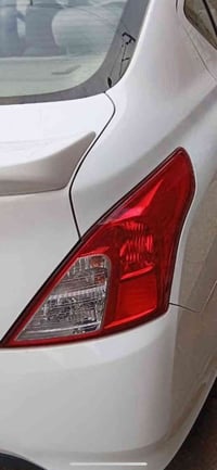 عندي بك لايت اصلي جهة اليمة بس بي فطر صفير السعر 35 الف غير متراجد على...