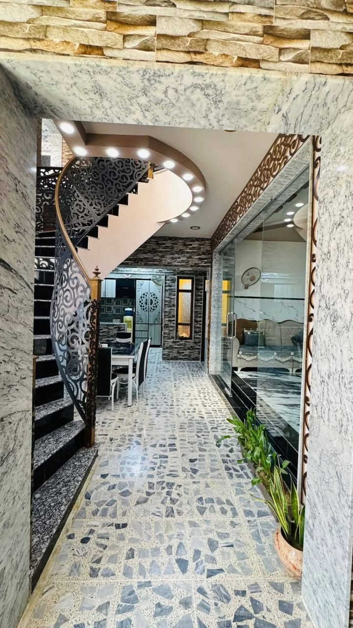 دار للبيع حي ملايين الاولئ خلف الگمرك

مساحة 200.متر 

طابقين 
5.غرف نوم + هولين + إستقبال + مطبخ 
خدمات كاملة ماء + كهرباء + تبليط 

سند بستان ملك صرف 25

عقارات دعاء الخير
حي العربي الشارع العام قبل تقاطع العريان

*********** - ***********
*********** - ***********
