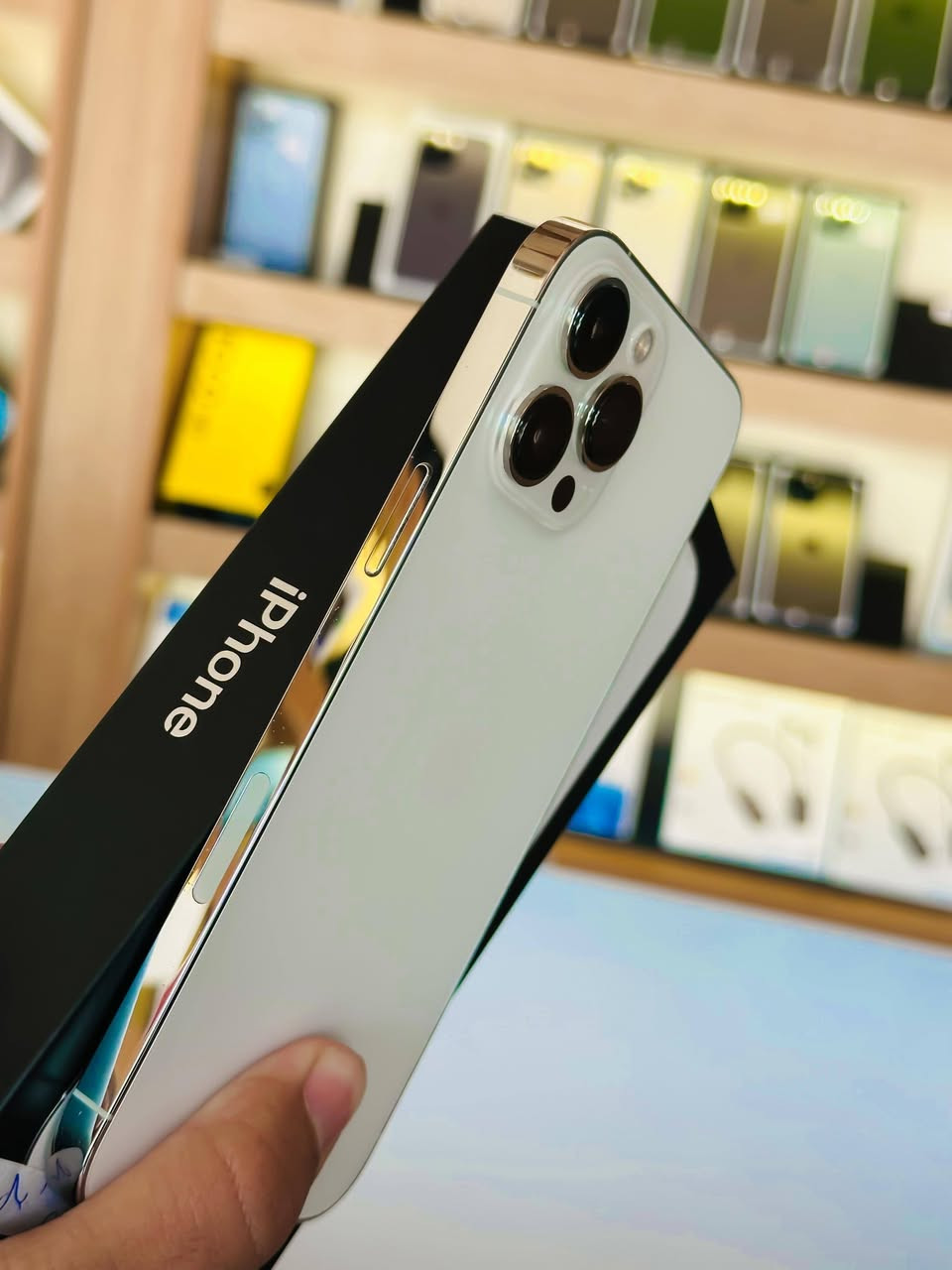 13 برو ماكس نظافة 100‎%‎
بطارية 94
ذاكره 512
مستبدل قطعه اصليه ✅ من ابل  كامره ظمان 10 ايام 💯💯 استبدال وسنة سوفت سعر 650
***********
كربلاء الرجيبة مقابل ماركت الدعمي 3
