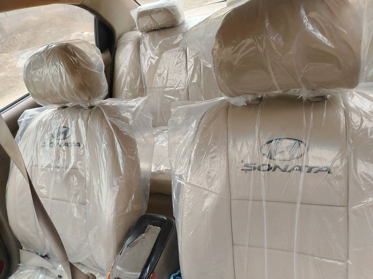 سلام عليكم من رخصت مدير الكروب سوناته موديل2000  سته سلندر تعمير جديد مكينه جديده شاته سمكره صبغ تخم تاير دوشمه جديده سياره جاهزه من كلشي رقم نكليزي بسمي سياره  السعر 58 رقم الهاتف ***********
