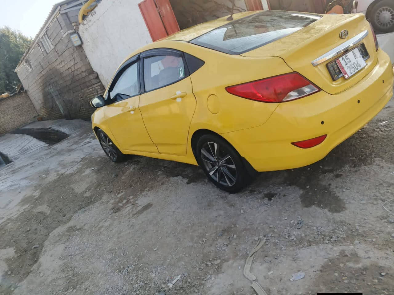 السلام عليكم اكسنت 2012 موديل رقم انجليزي باسمي ثاني يوم تحويل ماكينه جديده حداديه هدواخل جديده  سياره معروضه للبيع او مراوس اراوس حسب القناعه سياره جديده مكان السياره ناصريه قلع السكر ‏‪***********
