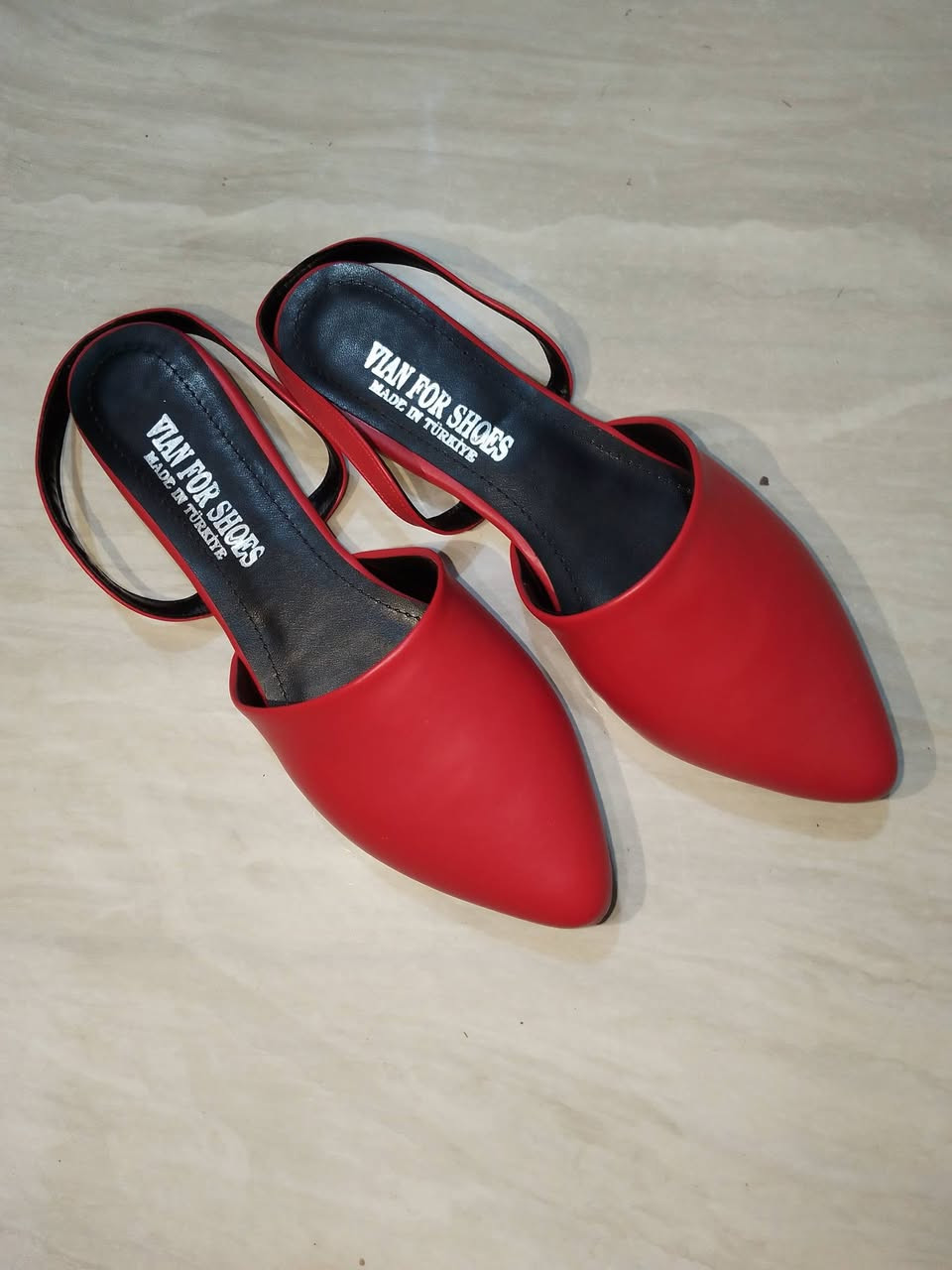 ✨عرض العيد المميز ✨
الحذاء جلد 
 موديل مول (مفتوح من الخلف).
سعر القطعة 10 وتوصيل 5
سعر القطعتين 20 وتوصيل مجاني 
متوفر توصيل الجميع المحافظات


**إذا كنت صاحب هذا الإعلان وتريد حذفه لأي سبب، رجاءا أرسل رسالة إلى الدعم الفني**